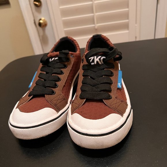 Zhik size 6 brown with black accents laceup - Picture 5 of 11